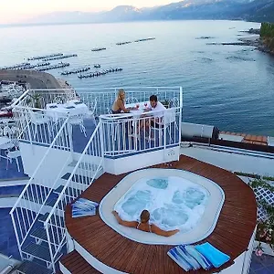 Bue Marino & Roof Lounge Cala Gonone